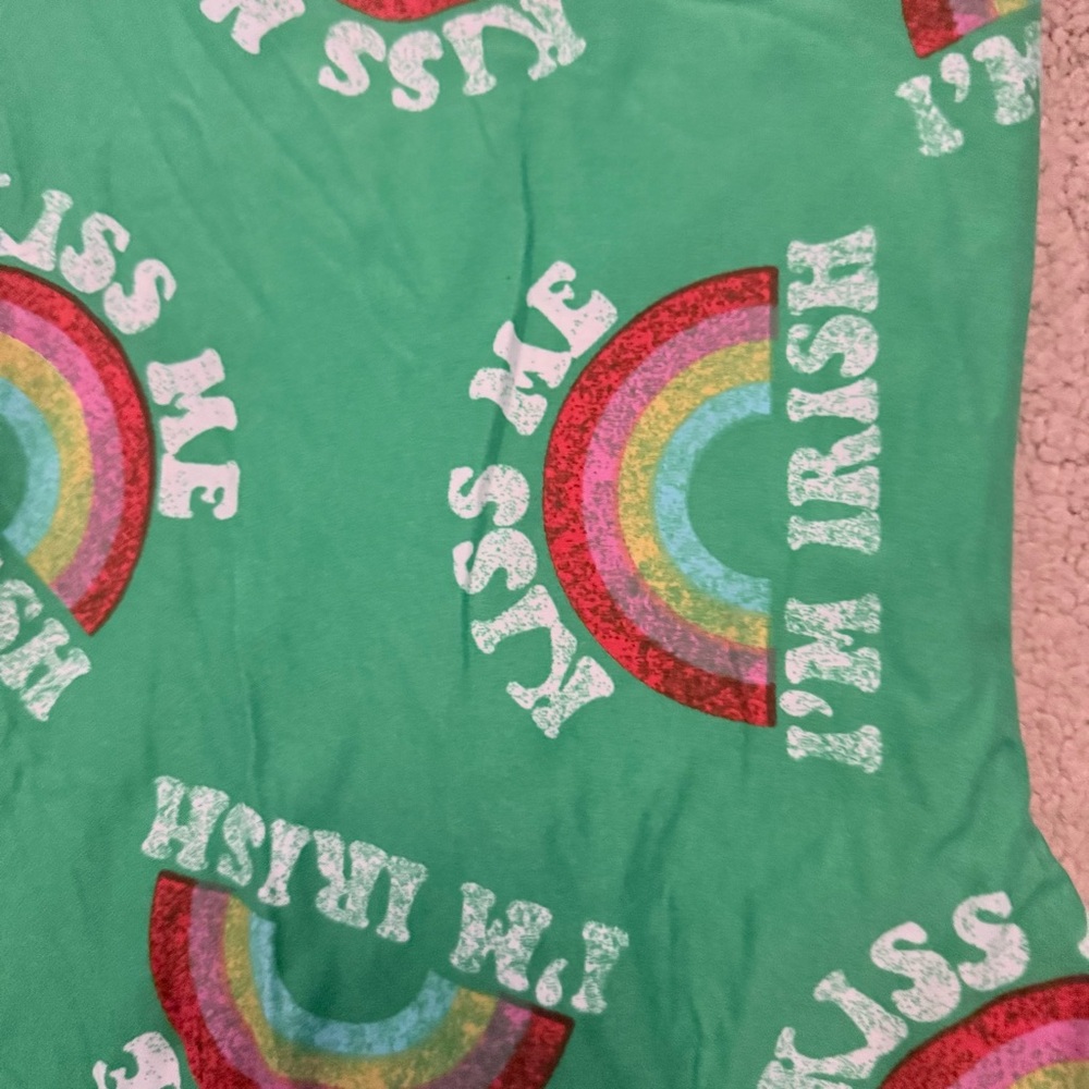 LuLaRoe Green 'Kiss Me I'm Irish' Leggings - Picture 2 of 4